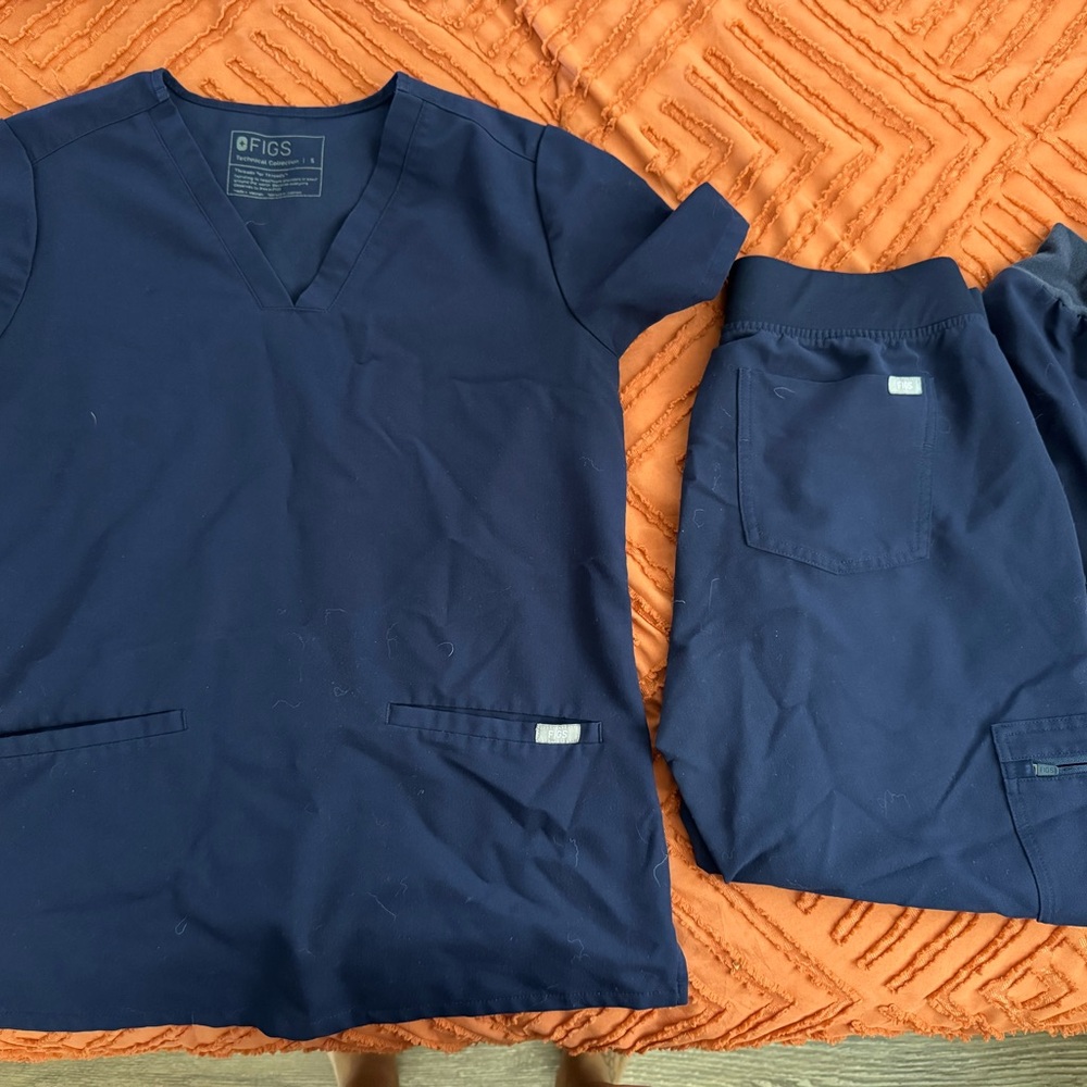 Figs Navy Medical Scrub Set